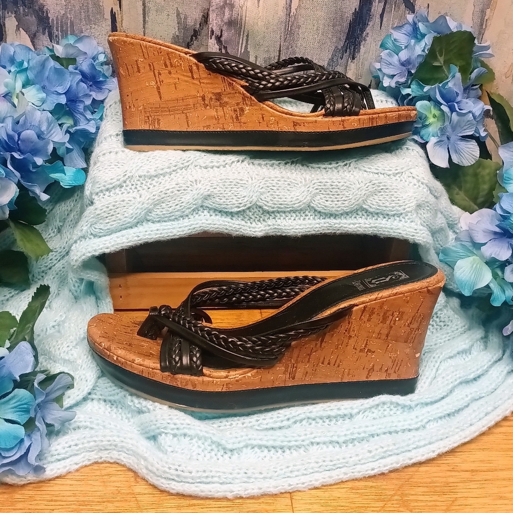 Decree Women's Wedge Slip-on Shoe's 🤎 🖤